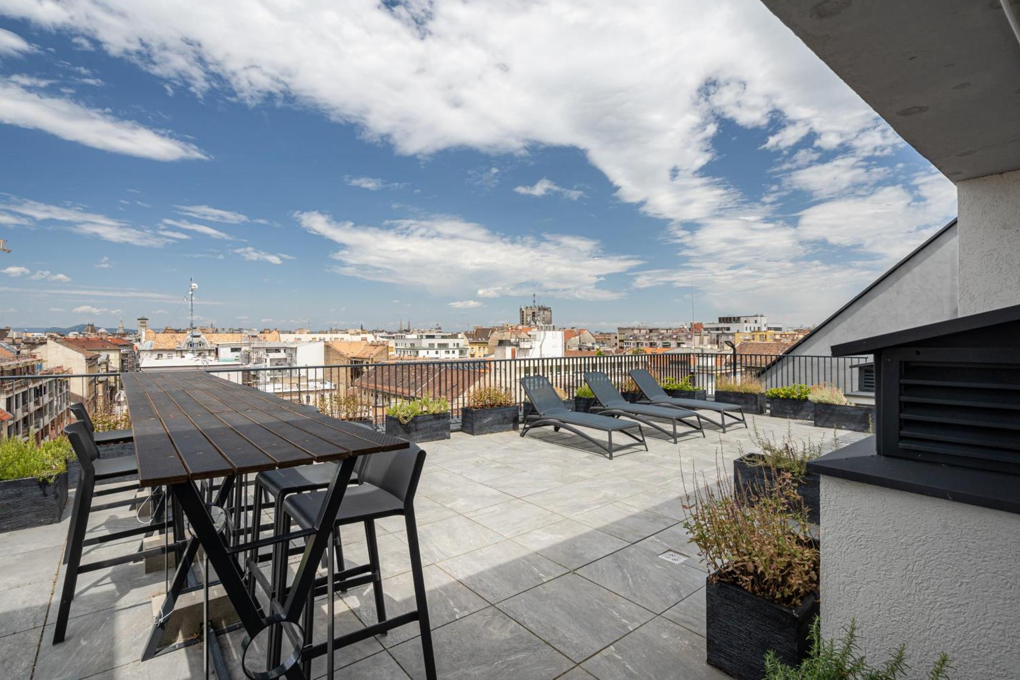 Peter Apartment With Terrace Budapest Exterior photo